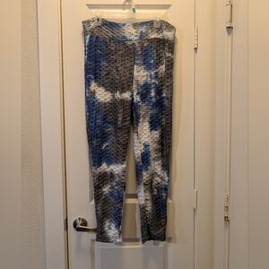 Blue/White/Gray Tie-Dye Plus Waffle Booty Active Leggings